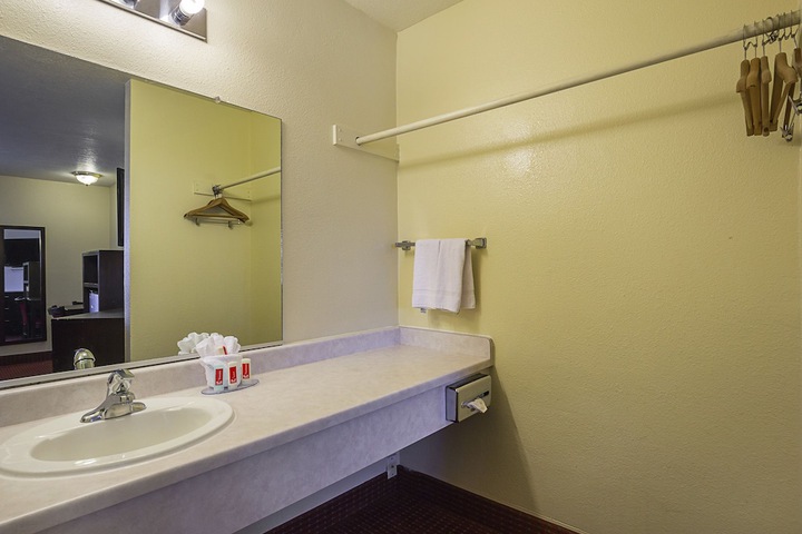 Bathroom sink