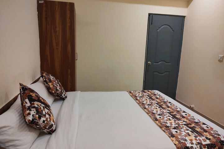 Room 9 of 66