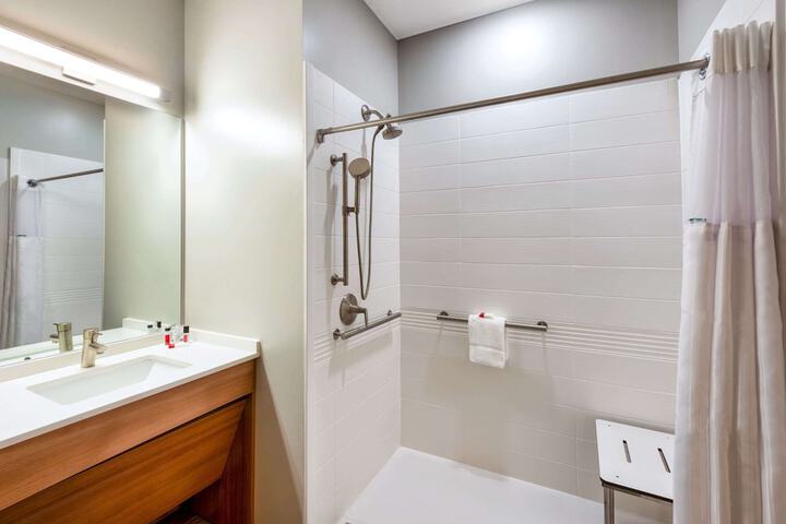 Bathroom shower