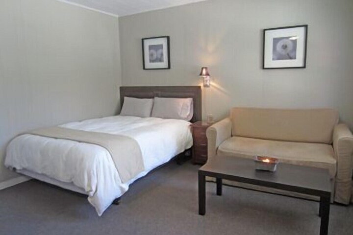 Room 3 of 38