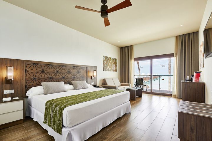 Room 15 of 51
