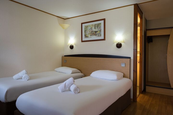 Room 3 of 55