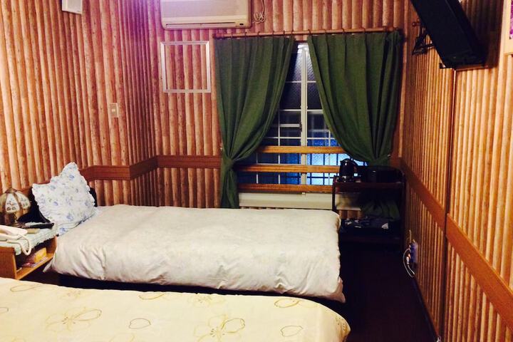 Room 4 of 22