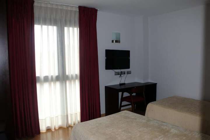 Room 12 of 36