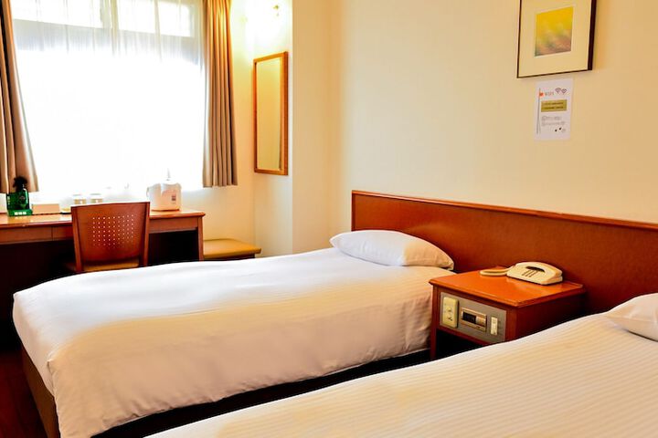 Room 11 of 42
