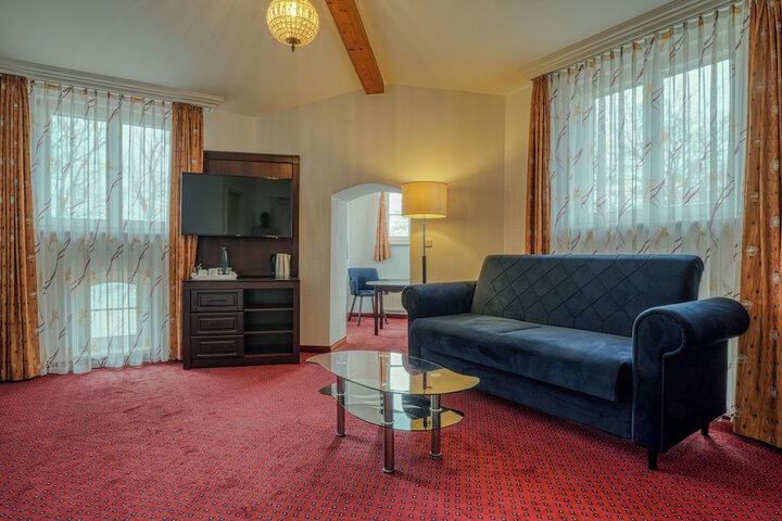 Room 41 of 77