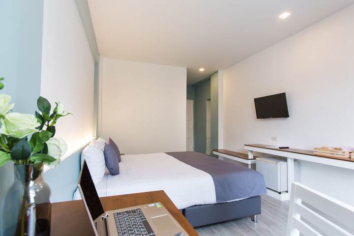 Room 10 of 37