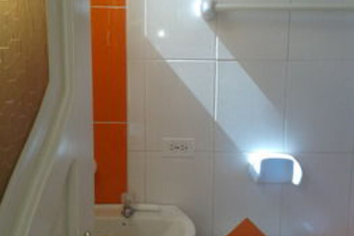Room 5 of 19