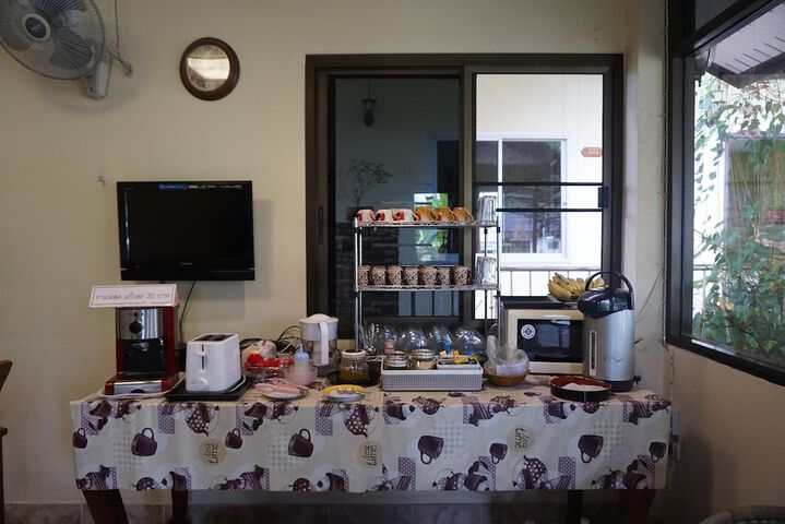 Breakfast/Coffee Service 33 of 40