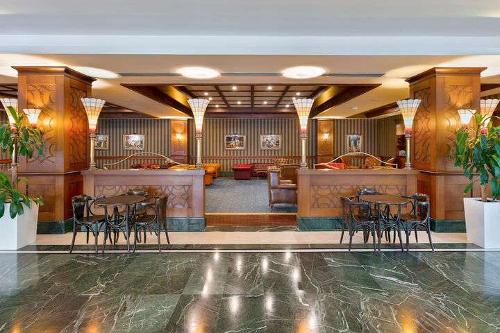 Guest Lobby