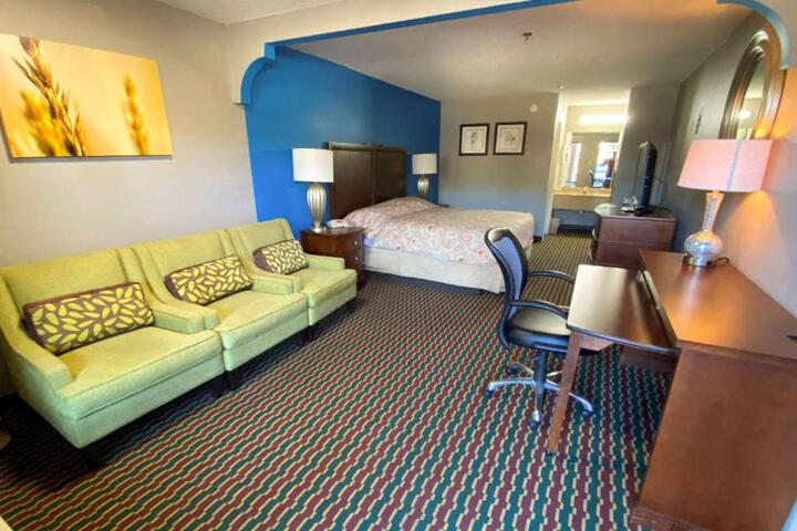 Standard | King Bed (1 of 9)