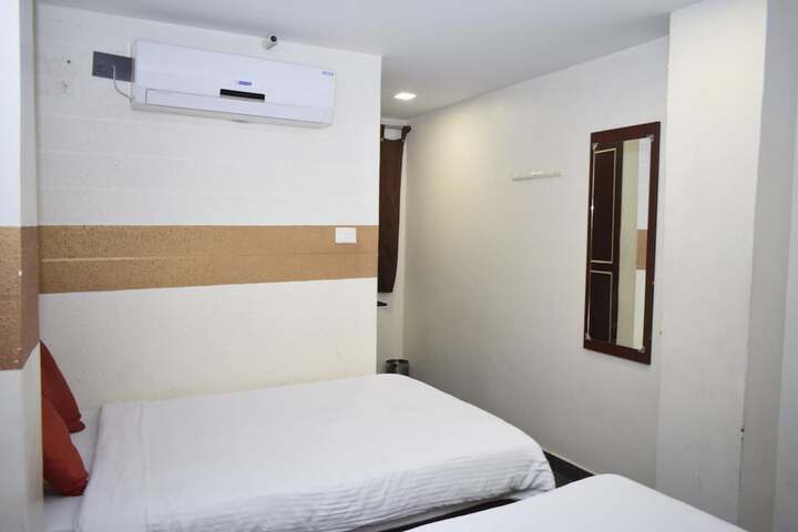 Room 16 of 54