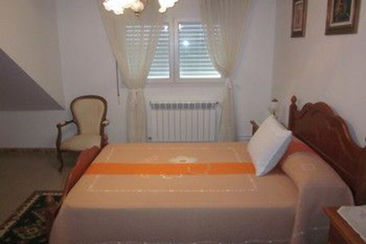 Room 12 of 24