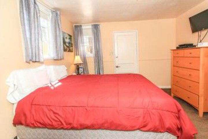 Room 5 of 14