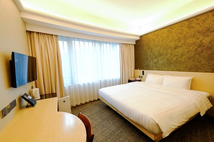 Room 8 of 67