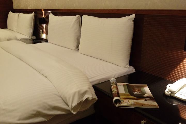 Room 44 of 59