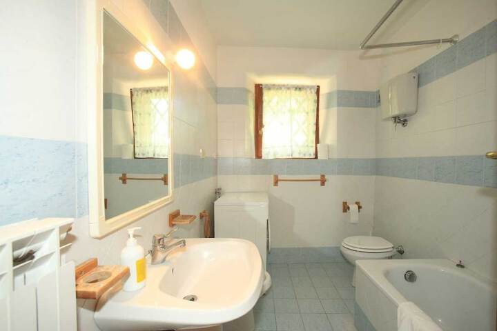 Room 42 of 77