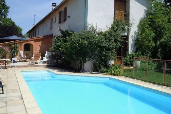 Pool 9 of 13