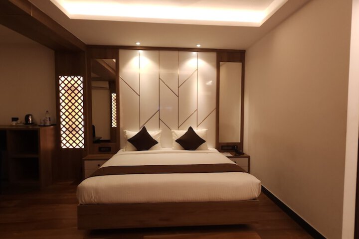 Room 38 of 76