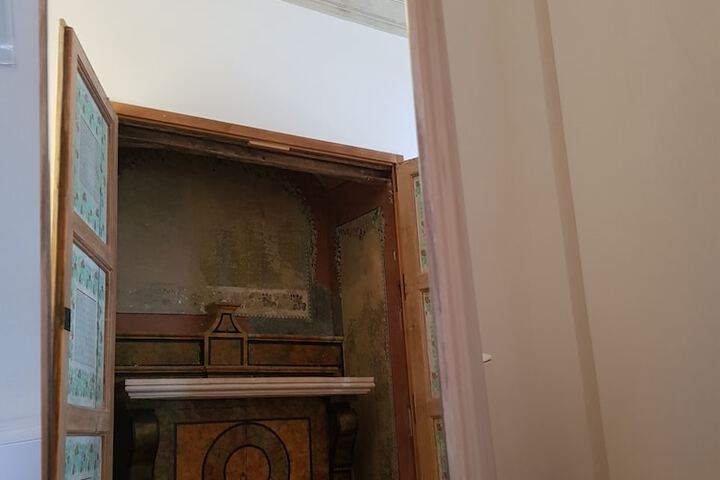 Room 16 of 34