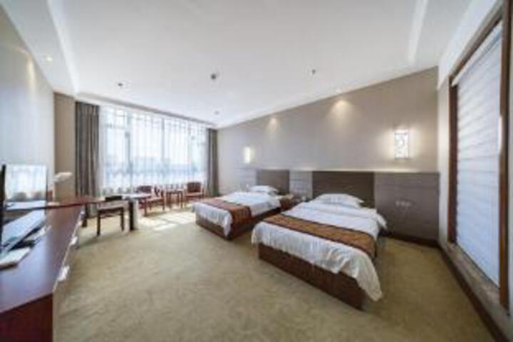 Room 7 of 8