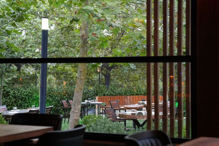 Dining 116 of 151