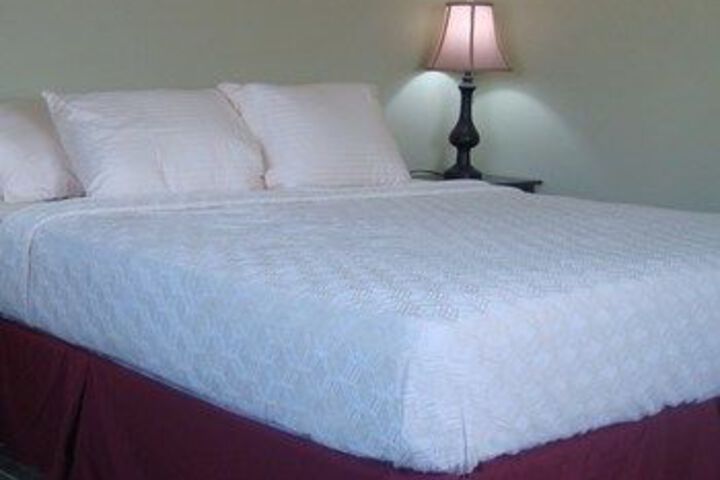 Room 6 of 13