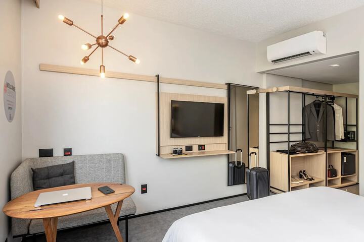 Room 9 of 45