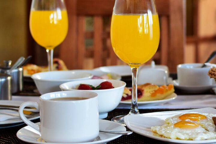 Breakfast/Coffee Service 10 of 16
