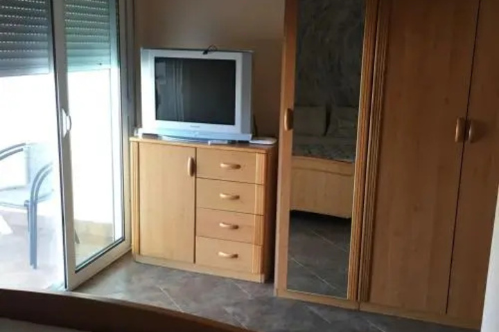 Room 5 of 20