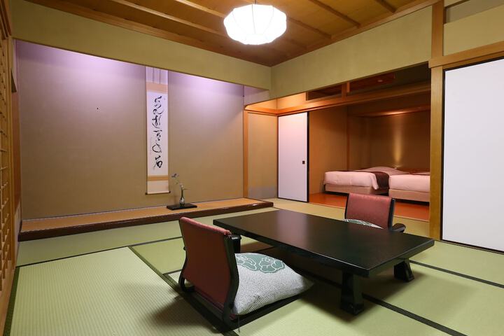 Room 21 of 214