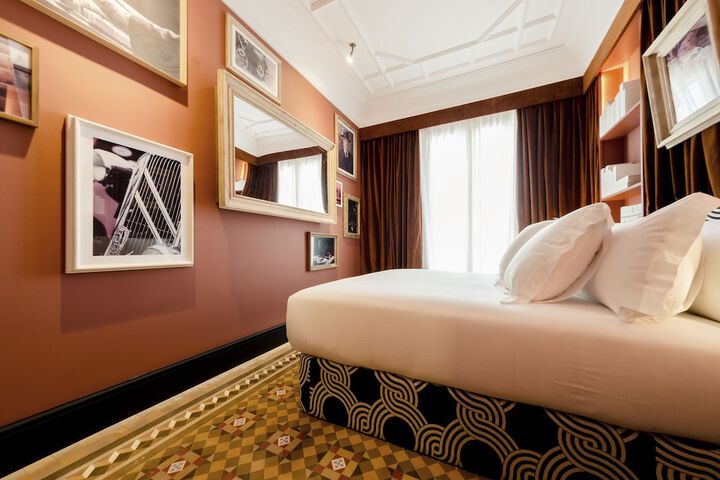 Room 4 of 43