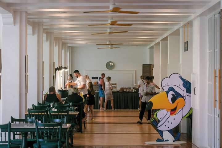 Dining 59 of 86