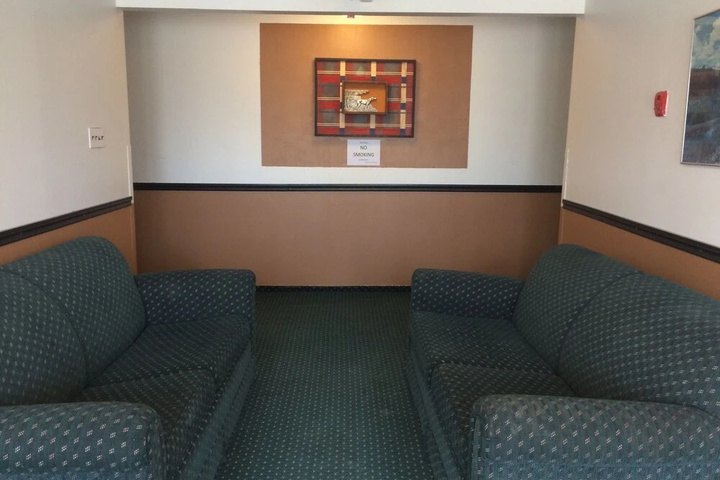 Room 8 of 9