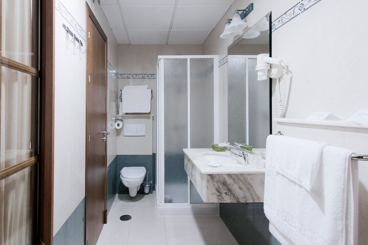 Room 15 of 35