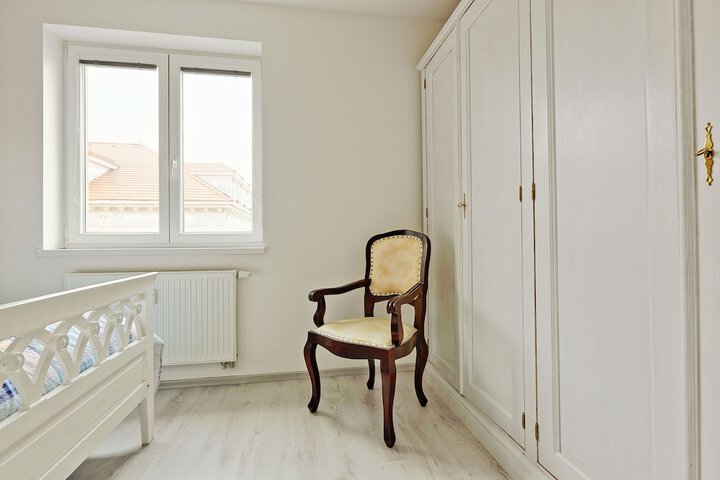 Room 7 of 27