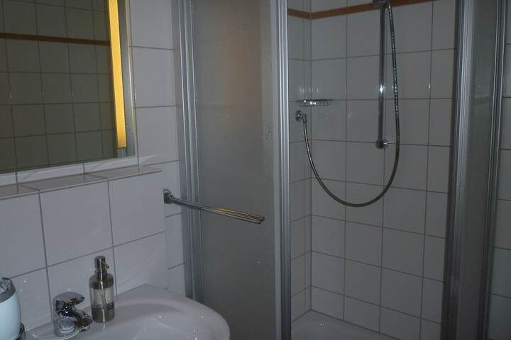 Room 9 of 37