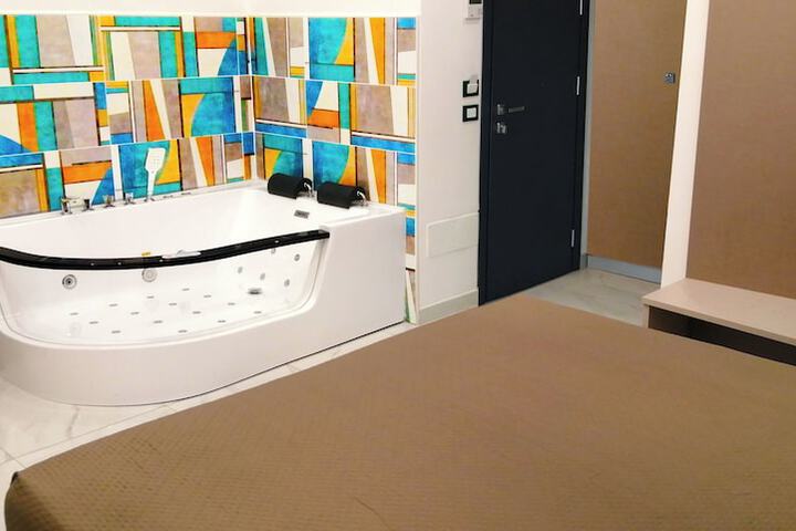 Room 13 of 98