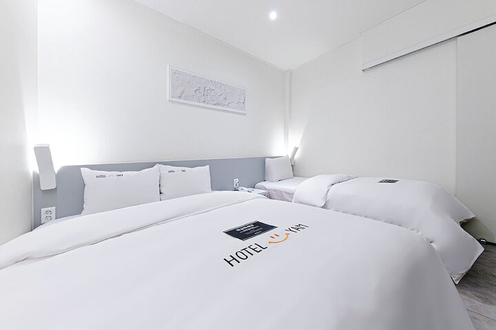 Room 21 of 52