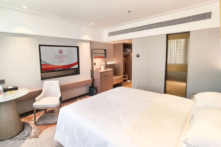 Room 29 of 82