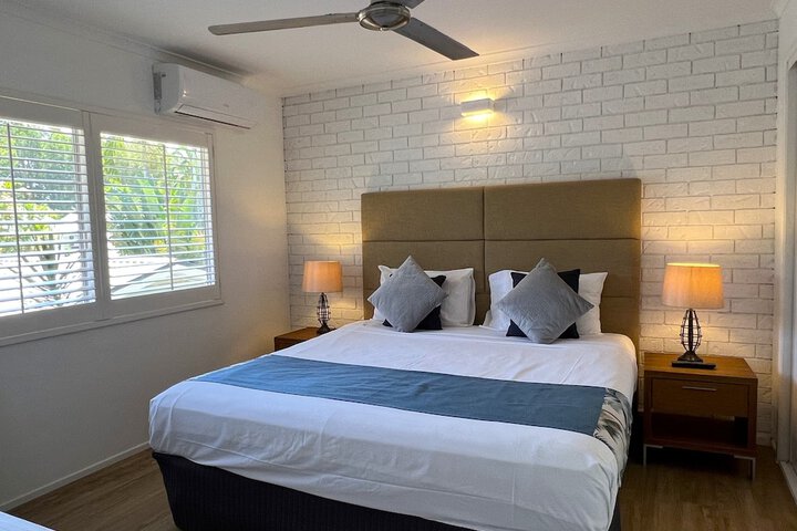 Room 18 of 103