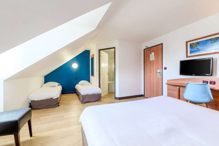 Room 7 of 43