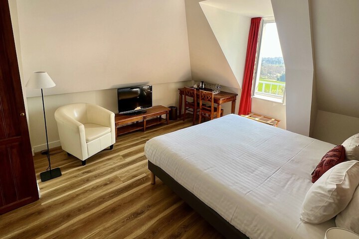 Room 10 of 40