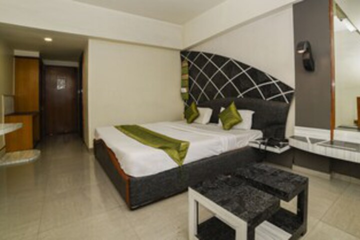 Room 15 of 38