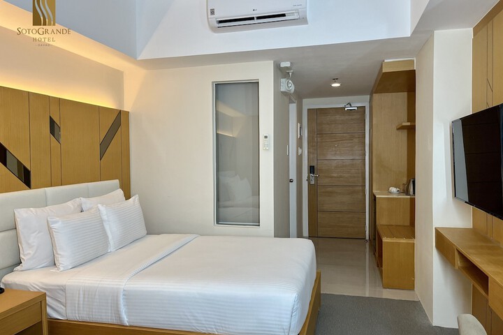 Room 4 of 12