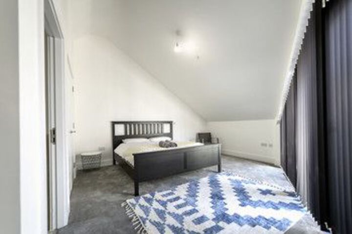 Room 2 of 5