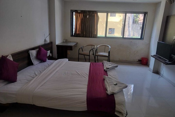 Room 7 of 24