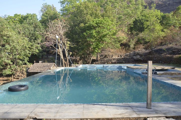 Pool 19 of 28
