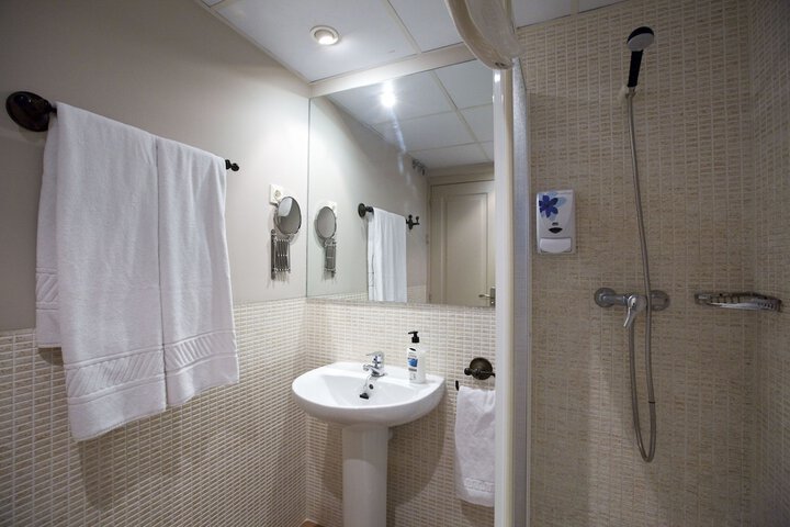 Room 15 of 20