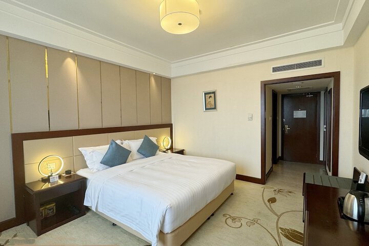 Room 10 of 46